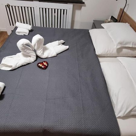 Studio Apartment Naehe S-Bahn Inklusive Parkplatz Oberesslingen Luaran gambar